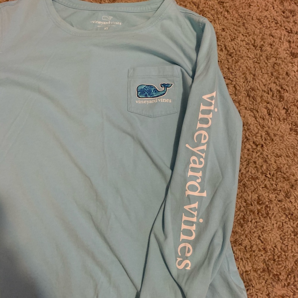 Long sleeve light blue vineyard vines shirt
